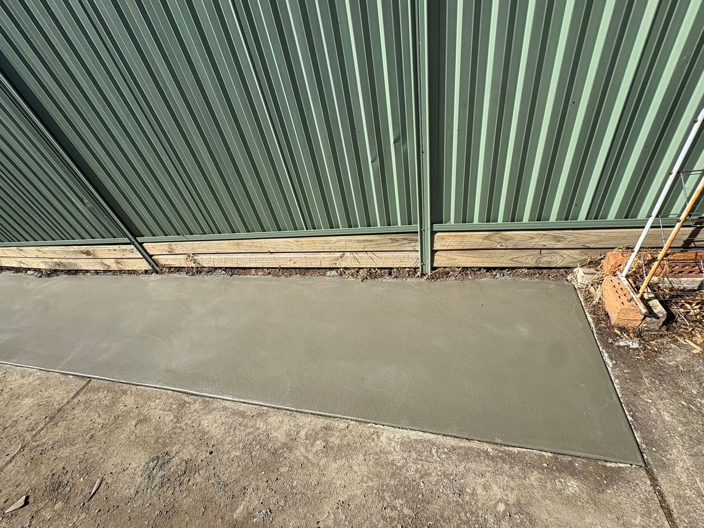 Concreting by AE Cutting