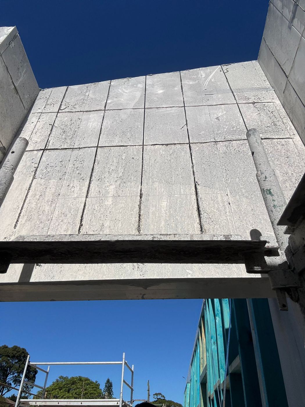 Wall sawing by AE Cutting